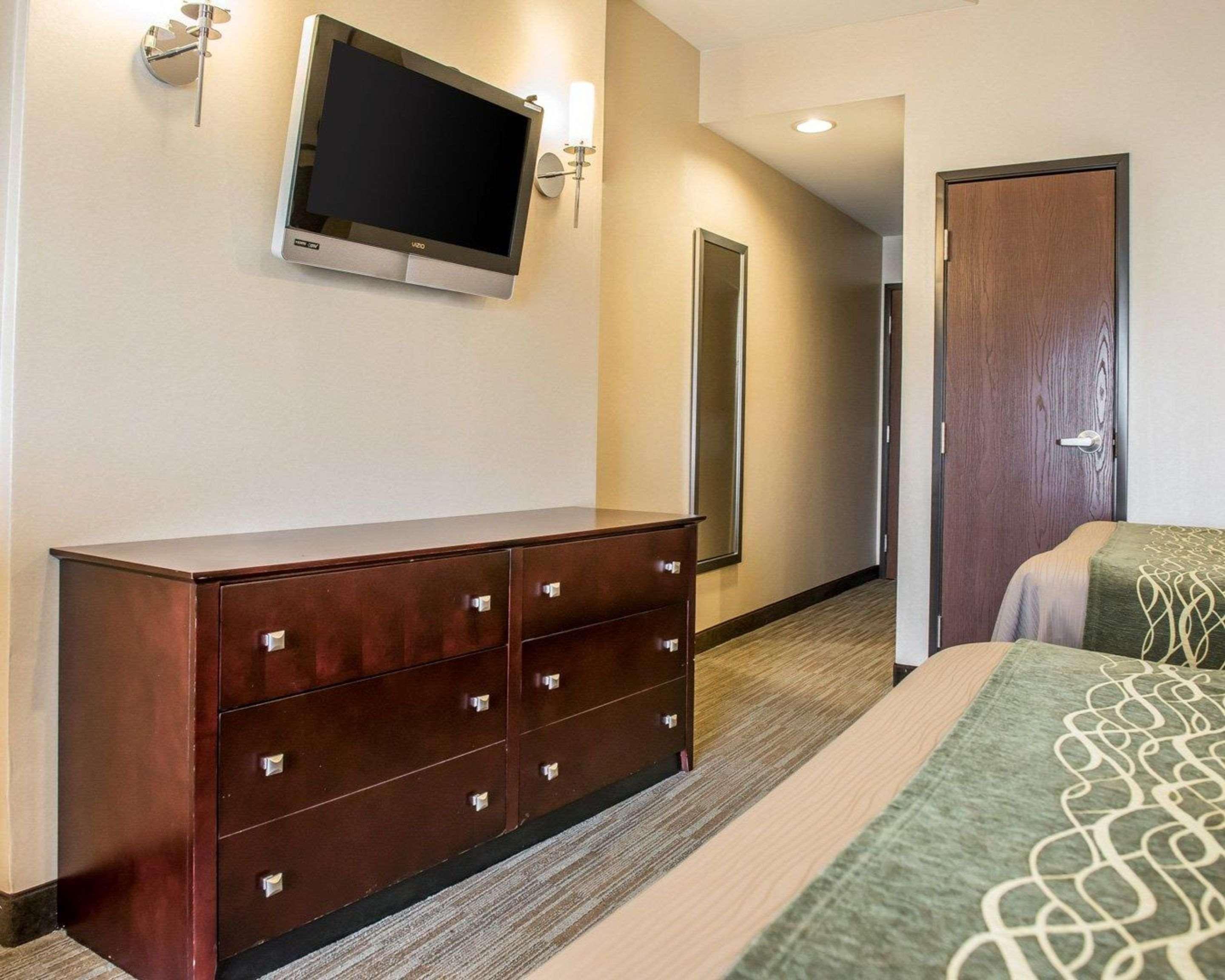 Hotel Hometowne &