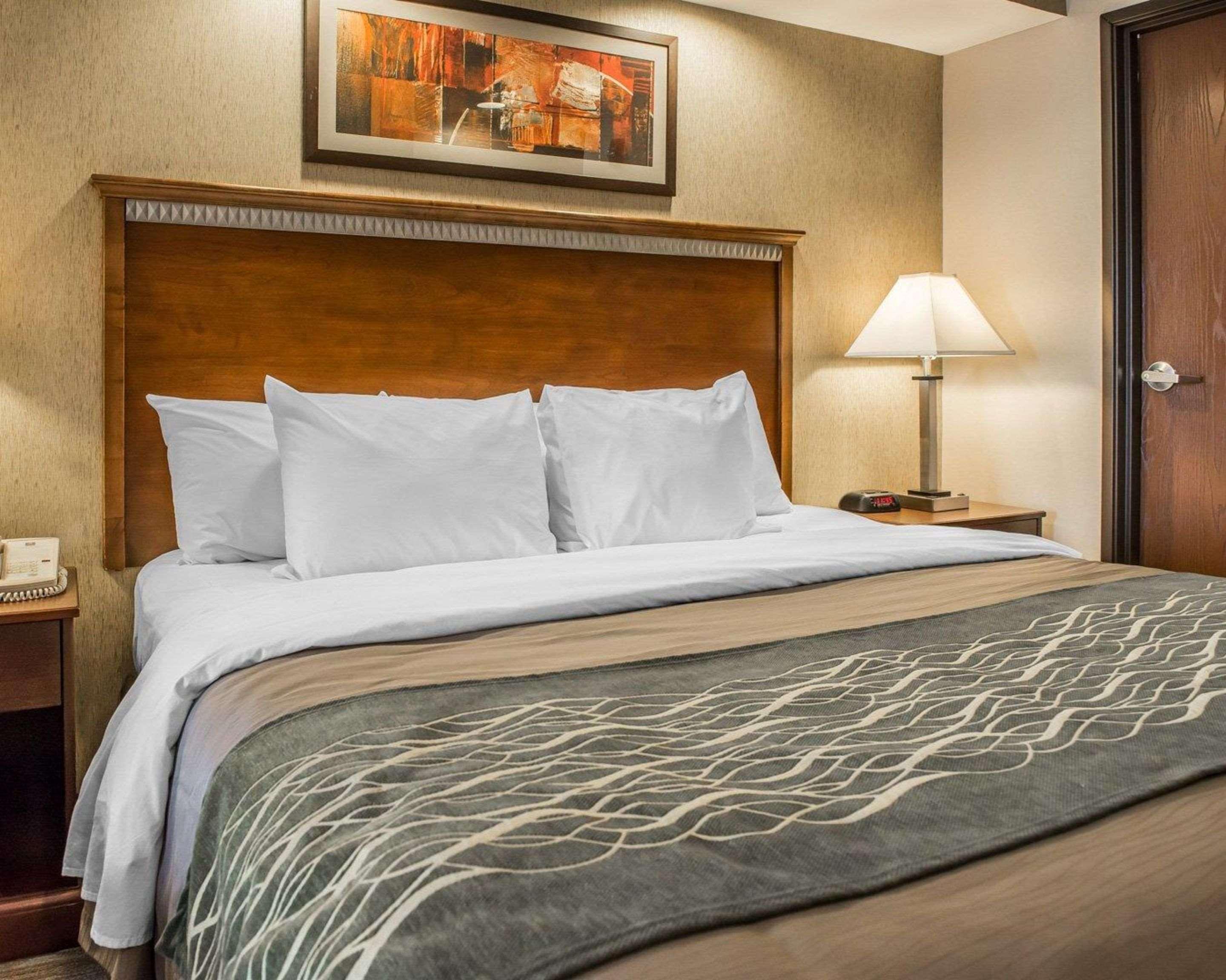 Hotel Hometowne &