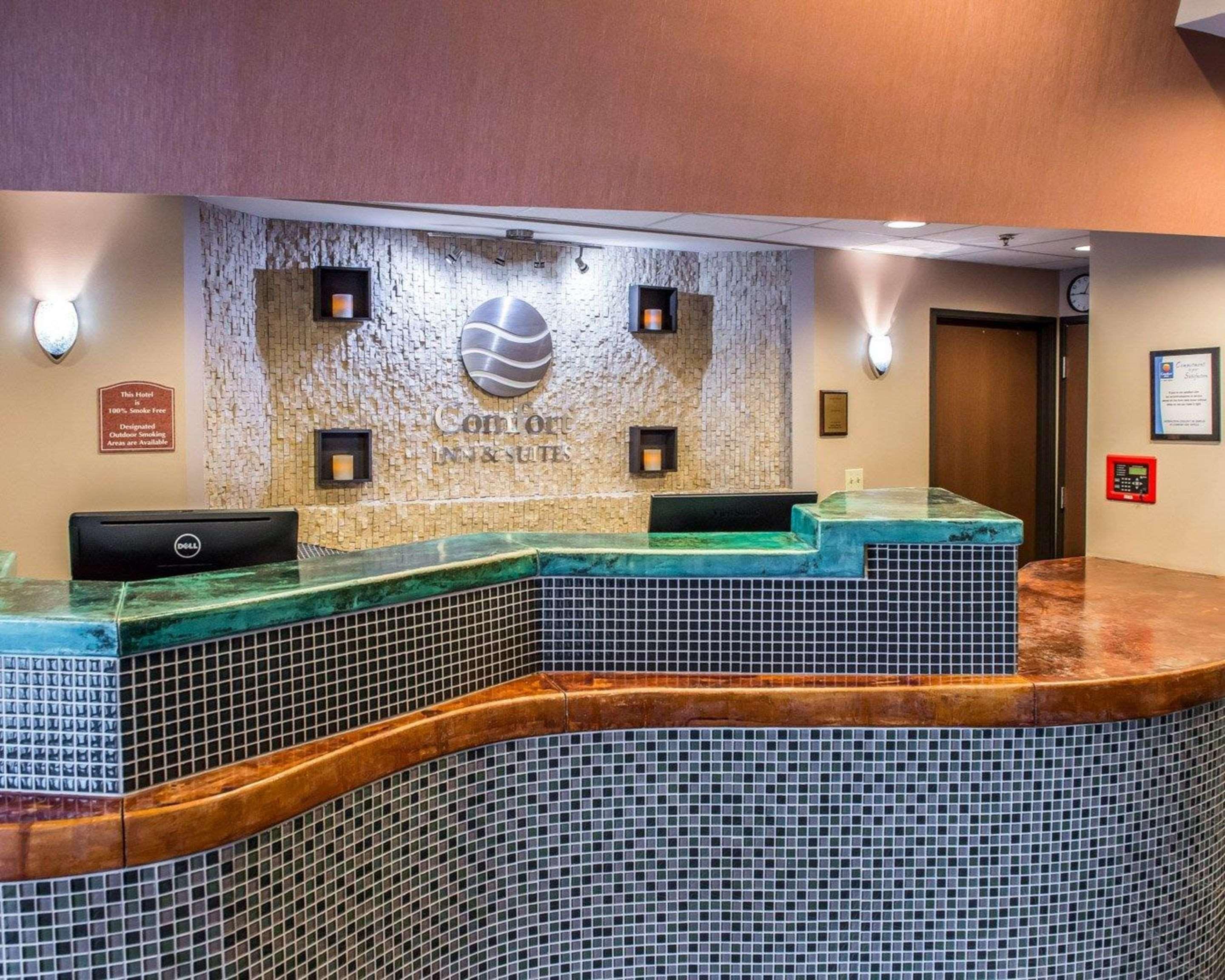 Hotel Hometowne & 3*