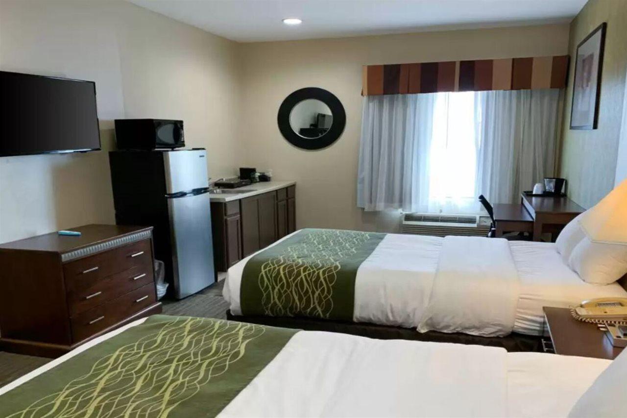 Hotel Hometowne & 3*