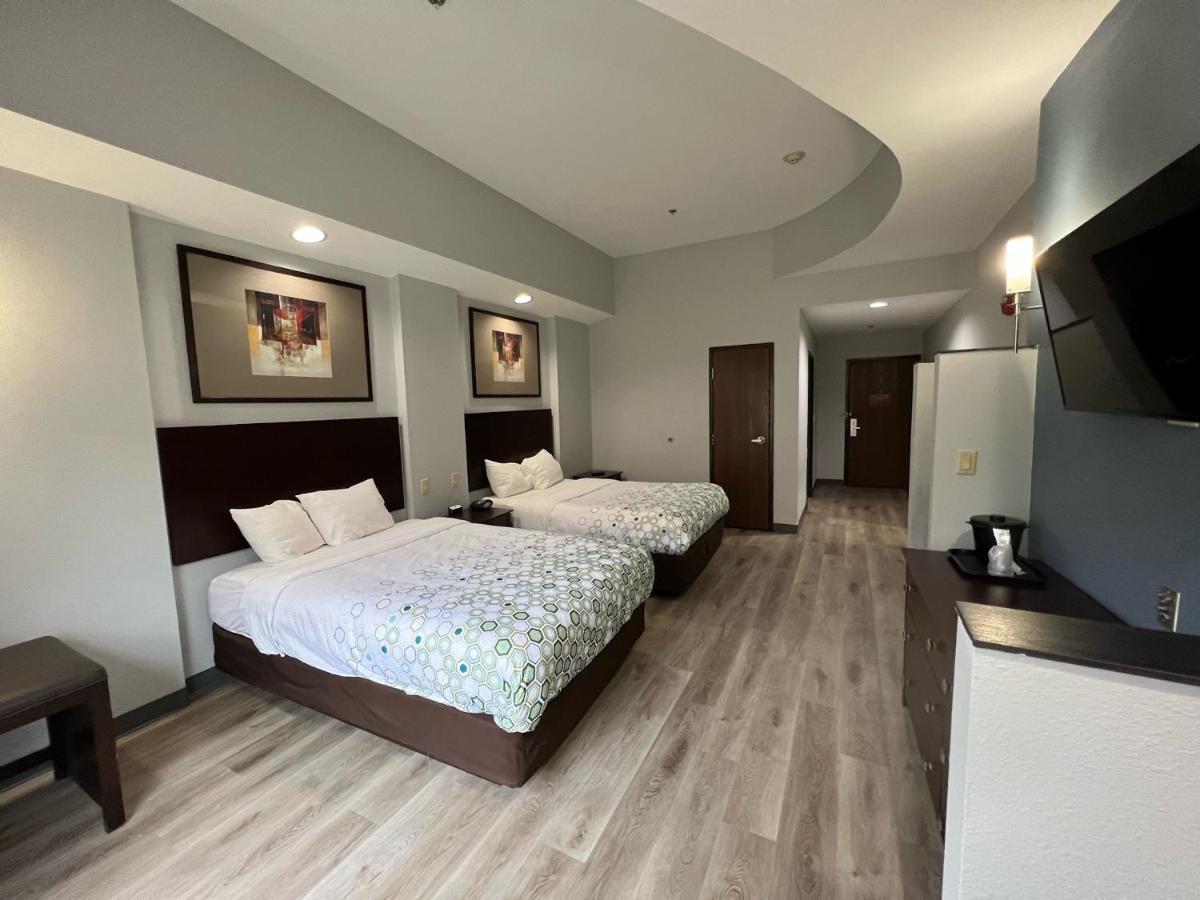 Hotel Hometowne & 3*